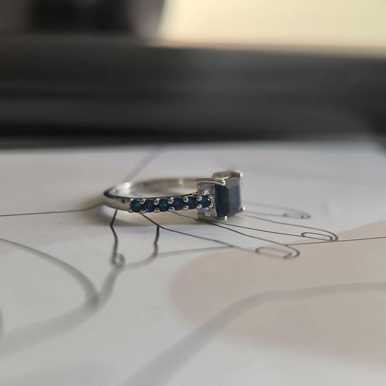 Серебряное кольцо с сапфиром nano 1.413ct