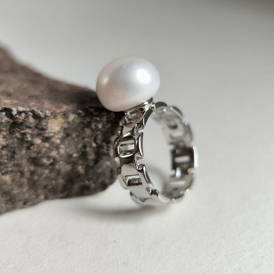 Серебряное кольцо с жемчугом барочным