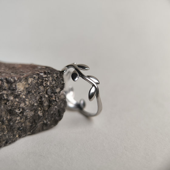 Серебряное кольцо без камней