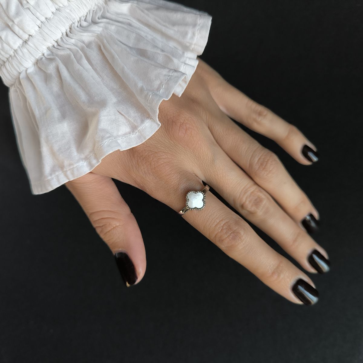 Серебряное кольцо с перламутром