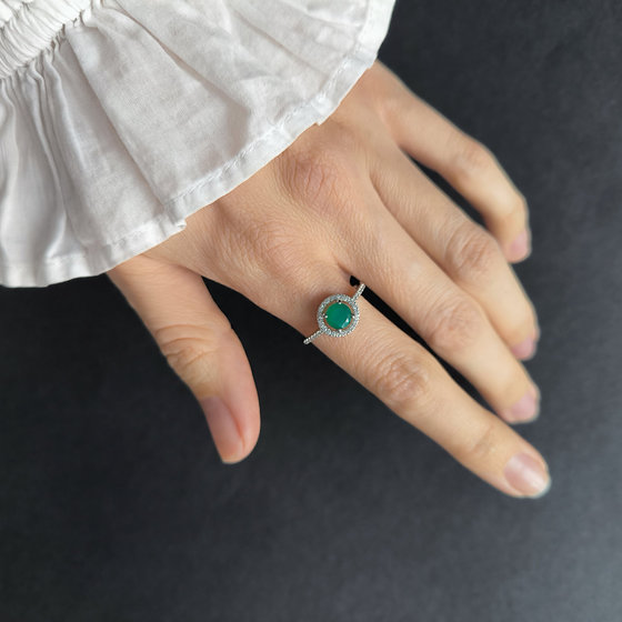 Серебряное кольцо с агатом 1.099ct, фианитами