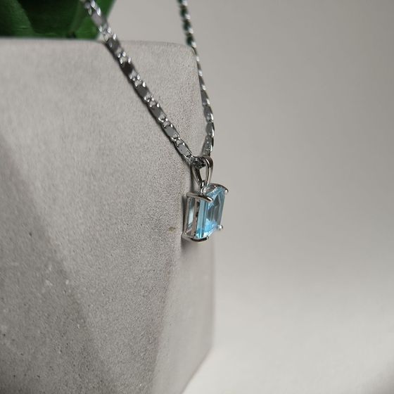 Серебряная подвеска с топазом 3.2ct