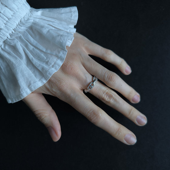 Серебряное кольцо с фианитами