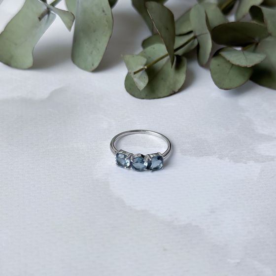 Серебряное кольцо с топазом Лондон Блю 1.478ct