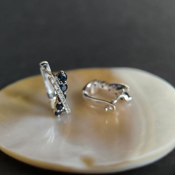 Серебряные серьги с сапфиром 1.845ct, фианитами