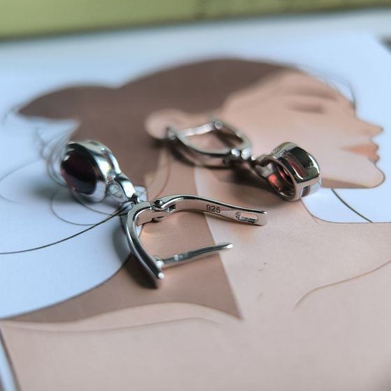 Серебряные серьги с гранатом nano