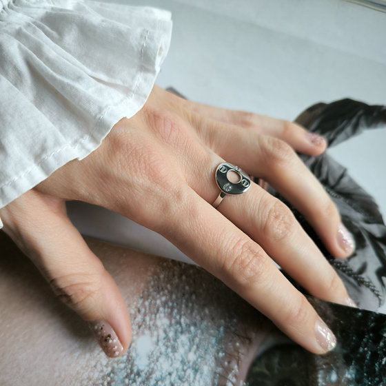 Серебряное кольцо с фианитами