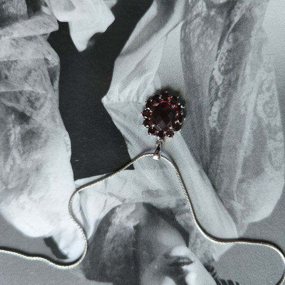 Серебряная подвеска с гранатом nano 4.007ct