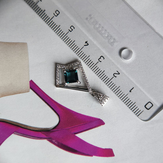 Серебряная подвеска с топазом Лондон Блю 1.339ct, фианитами