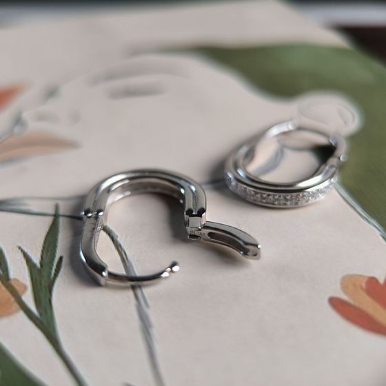 Серебряные серьги с фианитами