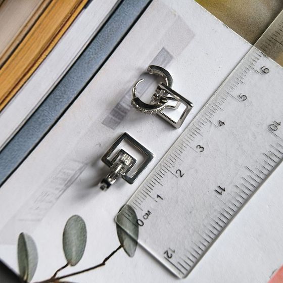 Серебряные серьги с фианитами