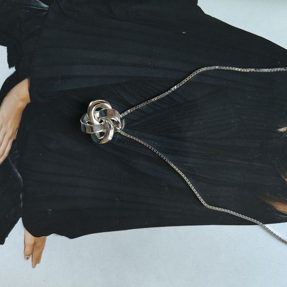 Серебряное колье без камней