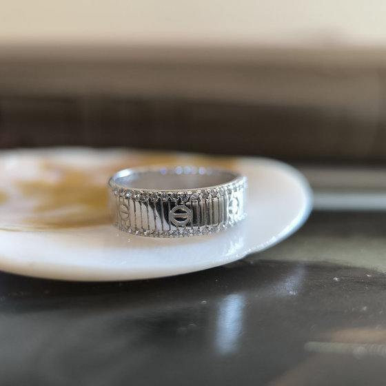 Серебряное кольцо с фианитами