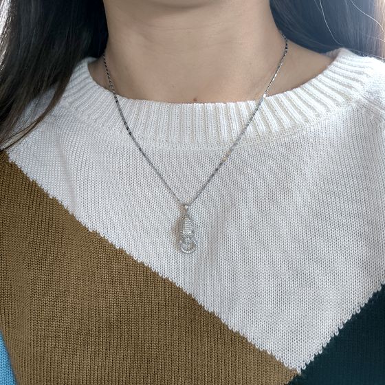 Серебряная подвеска с фианитами Серебряная подвеска с фианитами