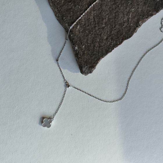 Серебряное колье с перламутром