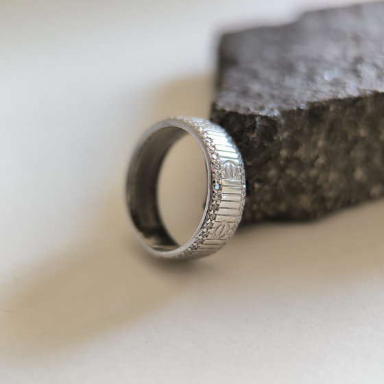 Серебряное кольцо с фианитами