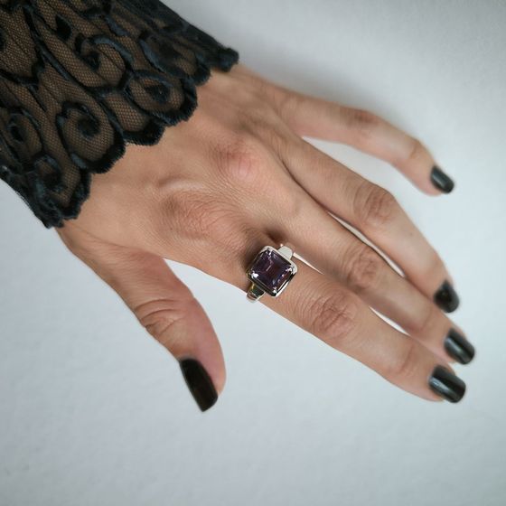 Серебряное кольцо с аметистом 2.4ct