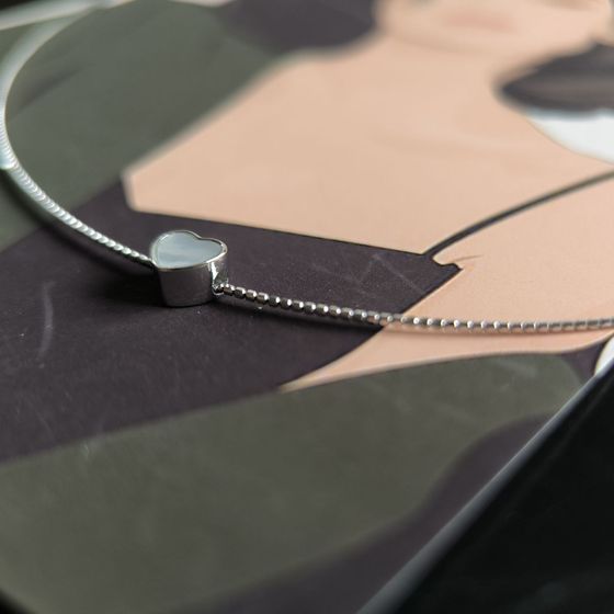 Серебряное колье с перламутром