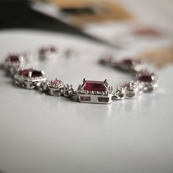 Серебряный браслет с рубином, фианитами Серебряный браслет с рубином, фианитами