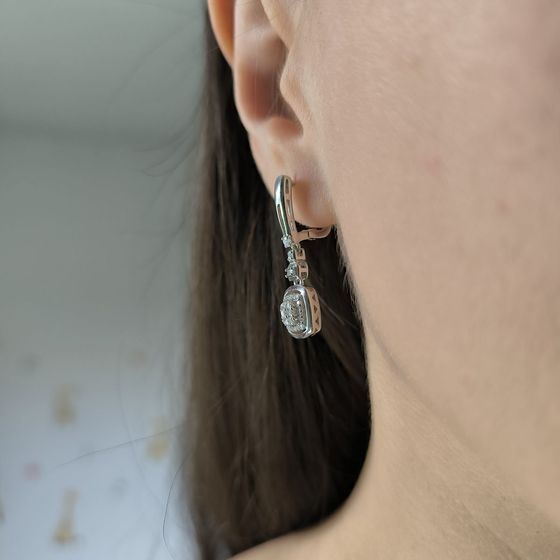 Серебряные серьги с фианитами