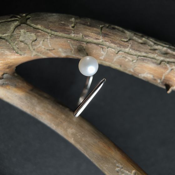 Серебряное кольцо с жемчугом