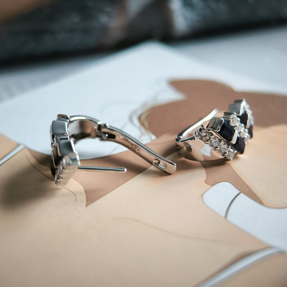 Серебряные серьги с сапфиром 6.05ct, фианитами