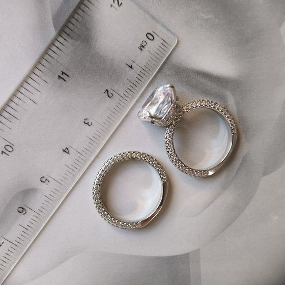 Серебряное кольцо с фианитами