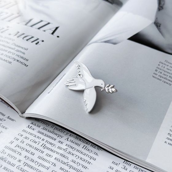 Серебряная брошка с емаллю Серебряная брошка с емаллю