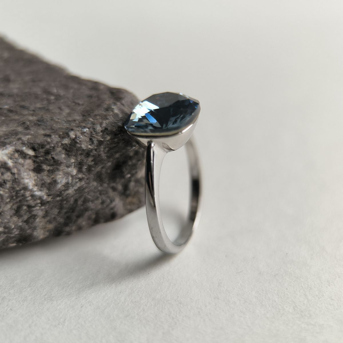 Серебряное кольцо с фианитами