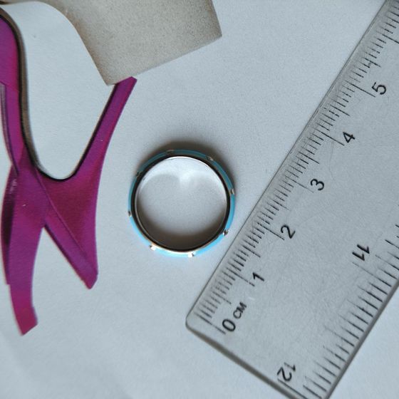 Серебряное кольцо с емаллю, фианитами