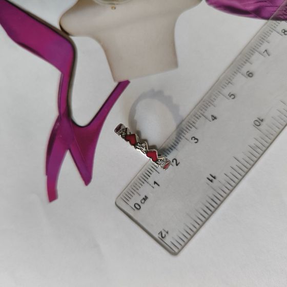 Серебряное кольцо с емаллю, фианитами