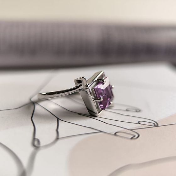 Серебряное кольцо с александритом 2.25ct