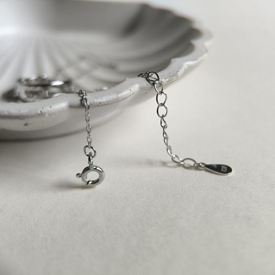 Серебряное колье с фианитами