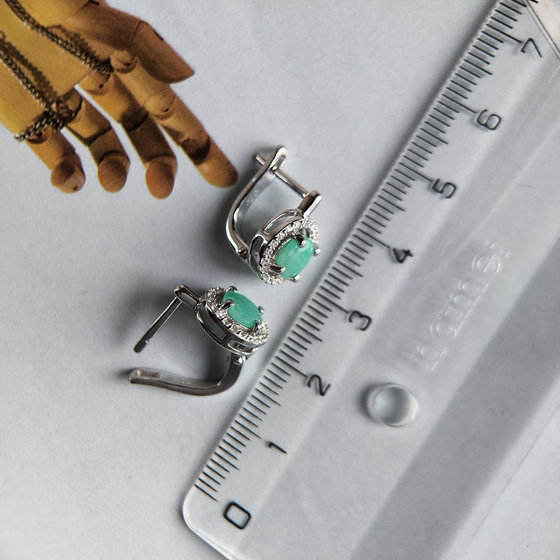 Серебряные серьги с изумрудом 2.028ct