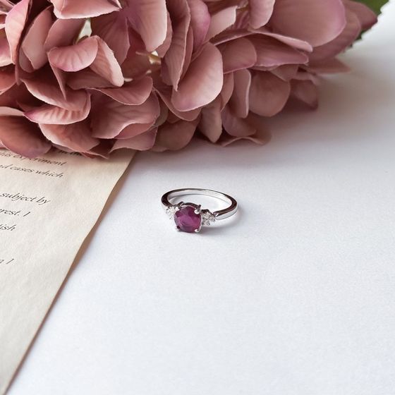 Серебряное кольцо с рубином 2.207ct