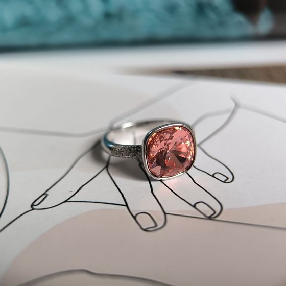 Серебряное кольцо с фианитами