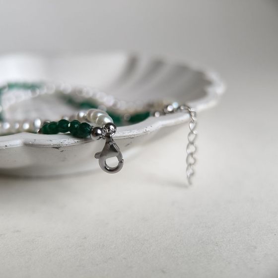 Серебряный браслет с жемчугом барочным, зеленим жадеїдом