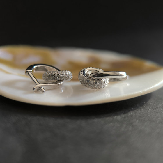 Серебряные серьги с фианитами