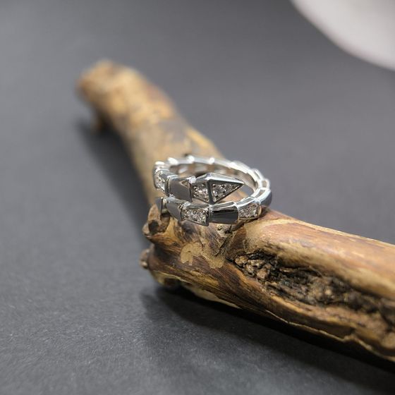 Серебряное кольцо с фианитами