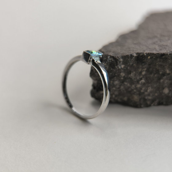 Серебряное кольцо с мистик топазом 0.212ct