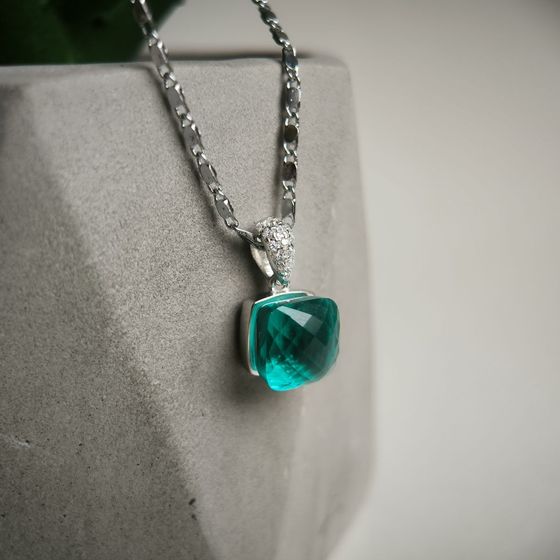 Серебряная подвеска с фианитами