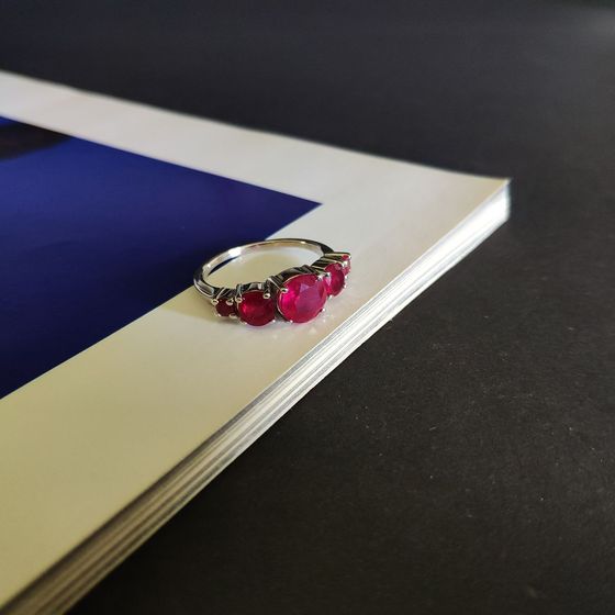 Серебряное кольцо с рубином 3.63ct
