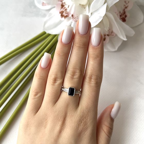 Серебряное кольцо с сапфиром 1.47ct