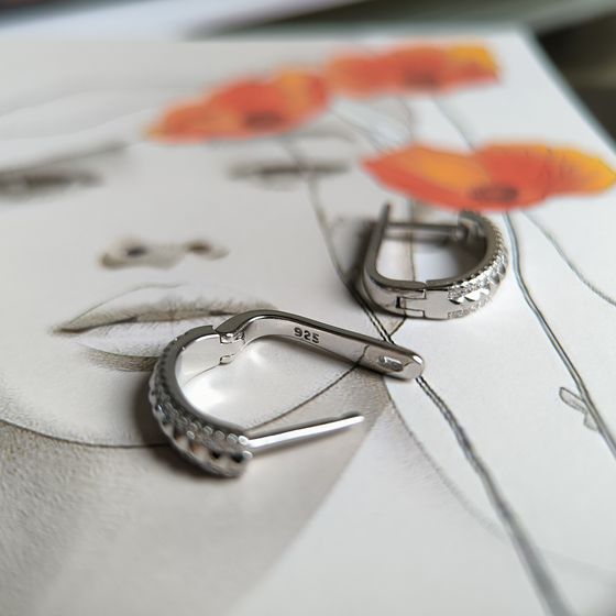 Серебряные серьги с фианитами