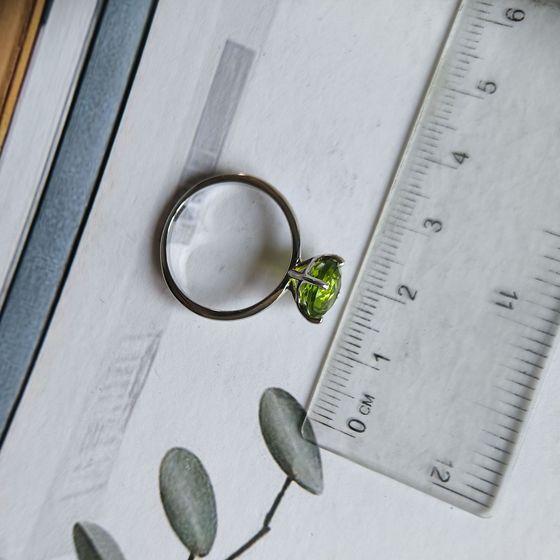 Серебряное кольцо с хризолітом 2.92ct