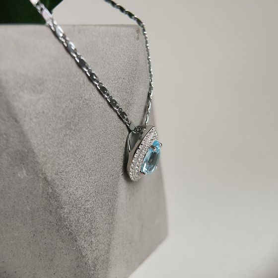 Серебряная подвеска с топазом 2.78ct, фианитами