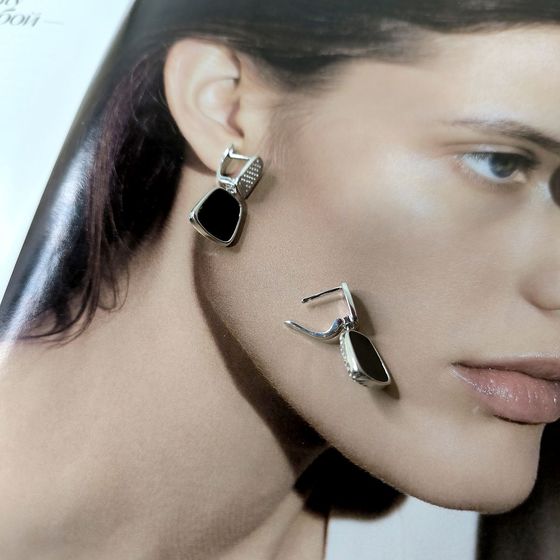 Серебряные серьги с ониксом