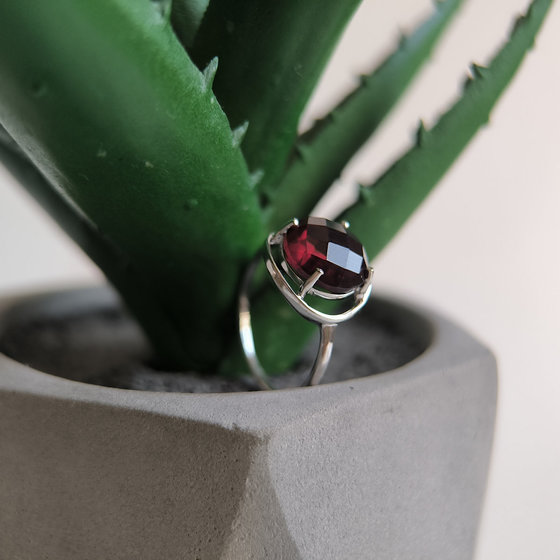 Серебряное кольцо с гранатом nano 3.425ct