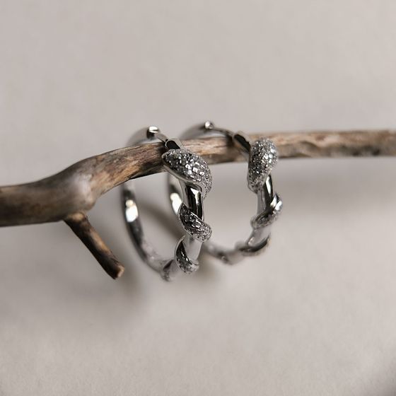 Серебряные серьги с фианитами