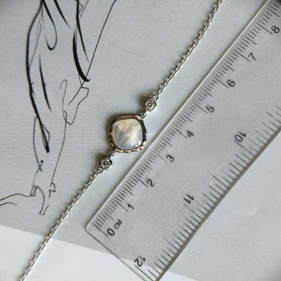 Серебряный браслет с перламутром, фианитами